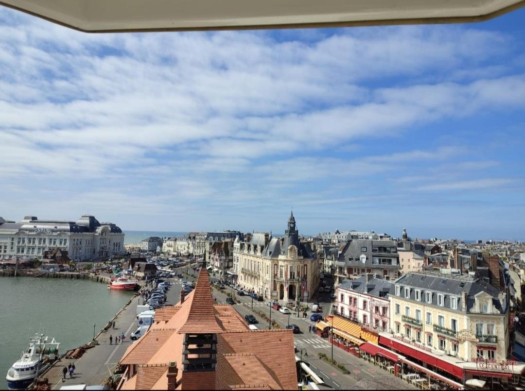 Le Grand Large "Superbe Studio Piscine Chauffee Du 1 Juin Au 15 Septembre" Trouville-sur-Mer Exterior foto